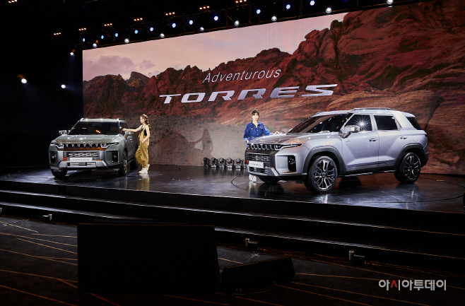 토레스_전시차_모델컷3