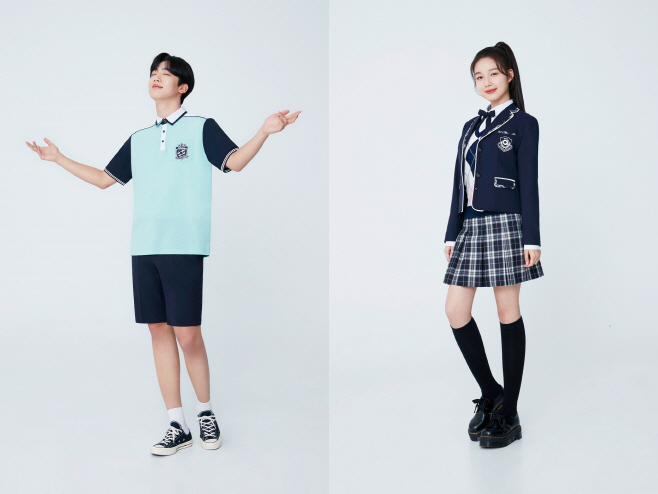 (사진자료) 스마트학생복 모델 (좌)김요한 (우)김이온