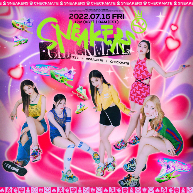 ITZY SNEAKERS 단체