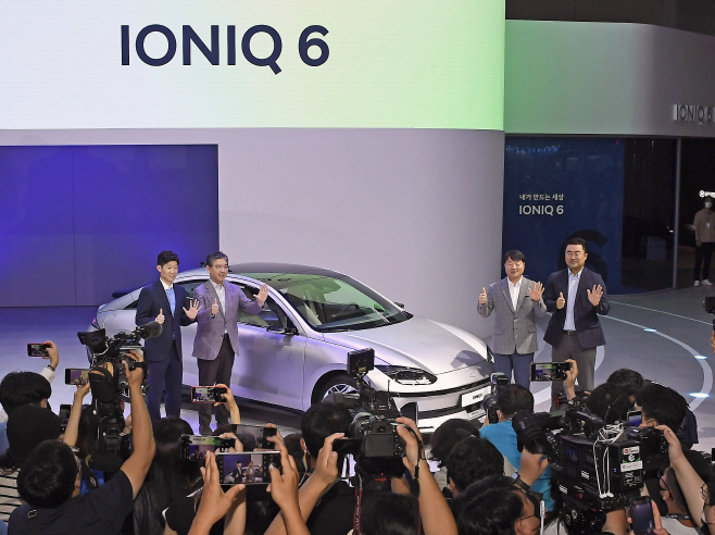 <2022 부산 국제모터쇼>, '아이오닉 6' 최초 공개한 현대차