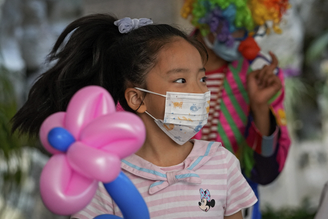 Virus Outbreak China Daily Life <YONHAP NO-3224> (AP)