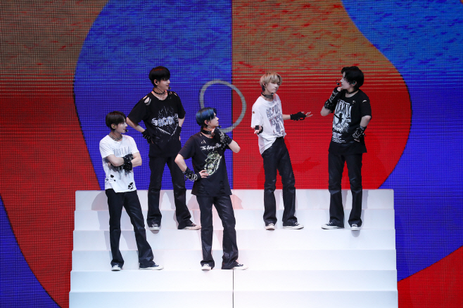 투모로우바이투게더_ACT LOVE SICK IN US (2)