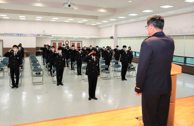 목포해경 제 244기 신임 해양경찰관 36명에 대한 전입