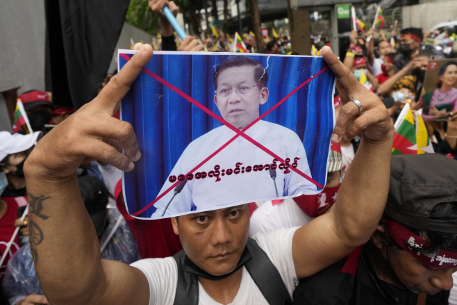 Thailand Myanmar Protests <YONHAP NO-3839> (AP)