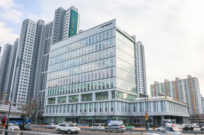 1.(사진)포일어울림센터 전경(1)