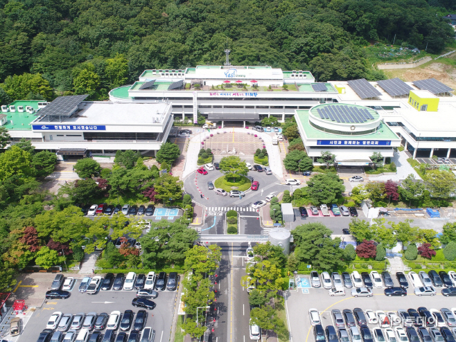 3.(사진)의왕시청전경