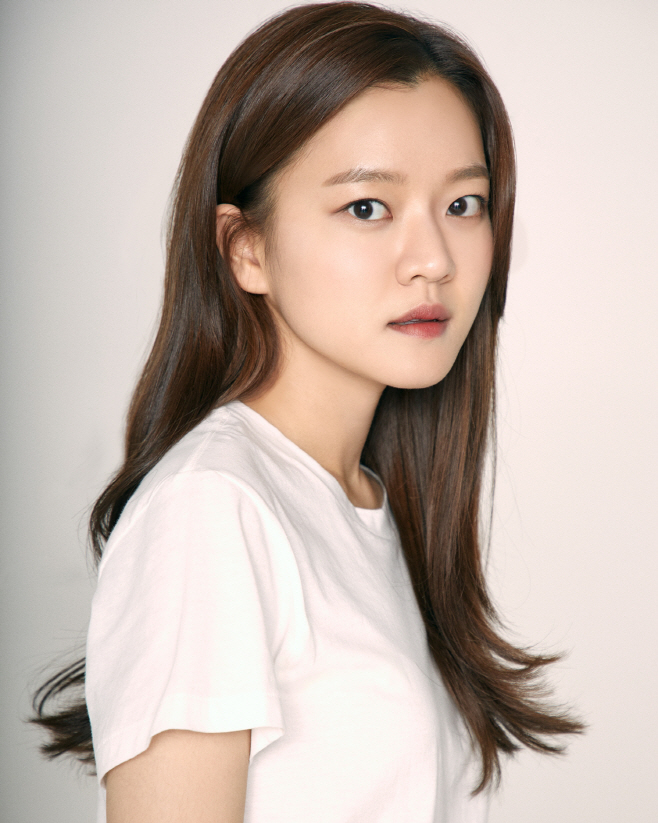 고아성_프로필 (2)