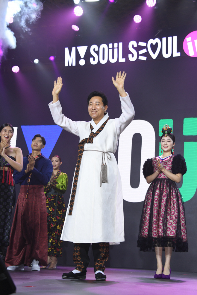 베트남서 열린 '마이 소울 서울'에 참석한 오세...<YON