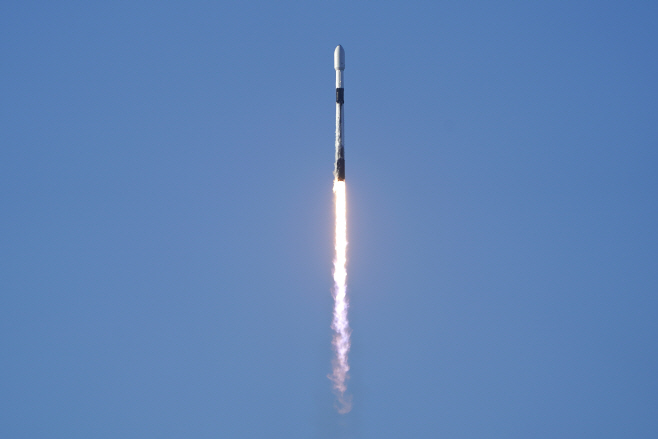 SpaceX South Korea Moon <YONHAP NO-1563> (AP)