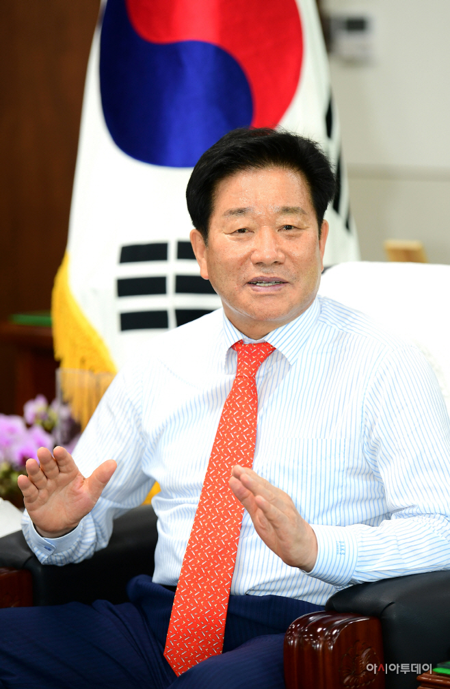 김진부 의장님 사진 (1)