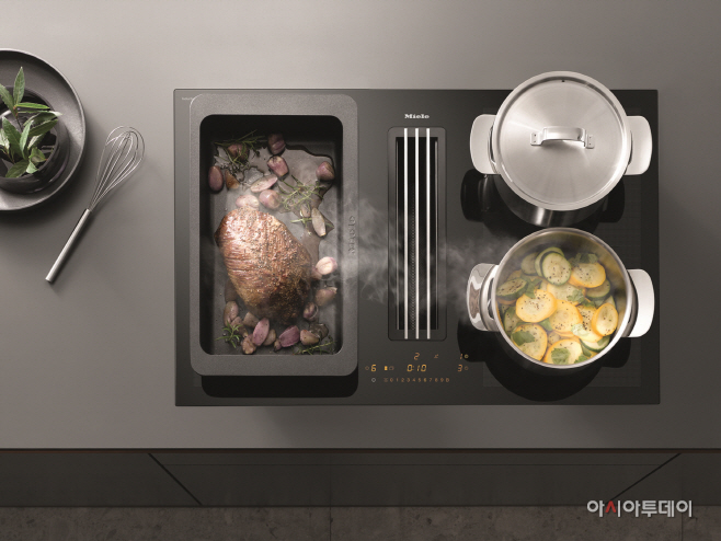 [이미지] 밀레(Miele), 인덕션 KMDA 7476 FL 연출컷