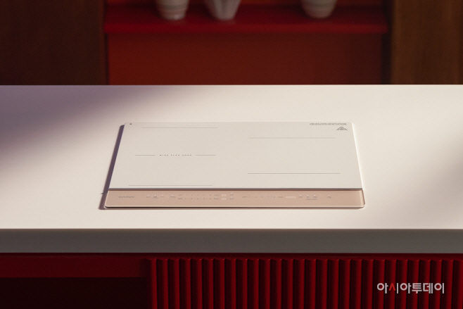 [이미지1] 컬러 라인업을 확대한 쿠쿠전자 셰프스틱 인덕션