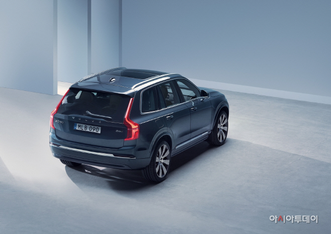 사진자료_볼보자동차 플래그십 SUV, 23년식 XC90 (3)