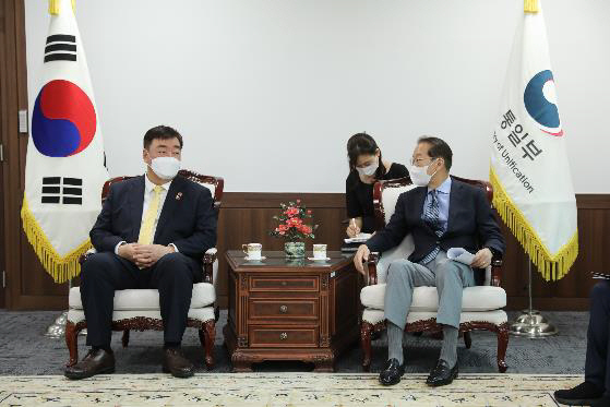 권영세 장관, 싱하이밍 주한중국 대사 접견