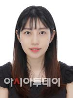 윤수현 증명사진