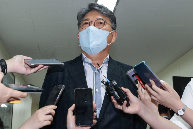 쌍용차 회생계획안 가결 질의응답하는 곽재선 회장