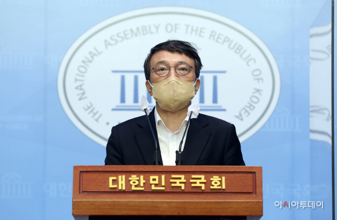 [포토] 김의겸 '한덕수 국무총리 후보자 배우자 재산증식 의혹 관련 기자회견'