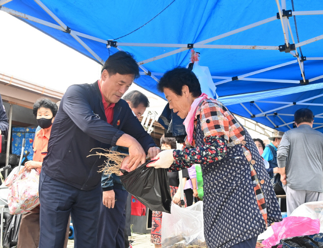 청송군, 추석 맞이 전통시장 장보기 행사