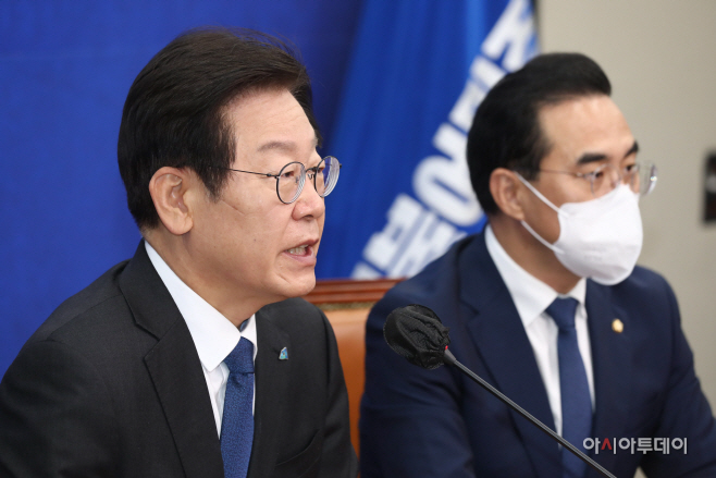 [포토] 이재명 대표 '모범돼야 할 정부가 불법 국정 자행…국회 무시'
