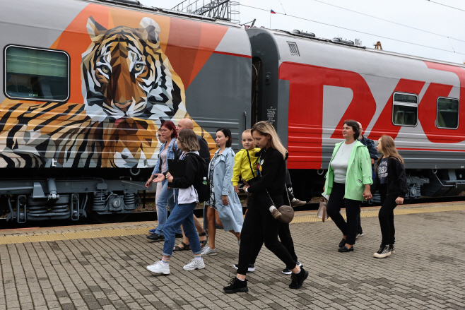Presentation of Vladivostok - Moscow themed train at 2022 Eastern Economic Forum