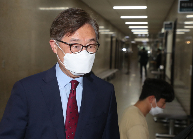 혁신위원회 참석하는 최재형 혁신위원장<YONHAP NO-2844>