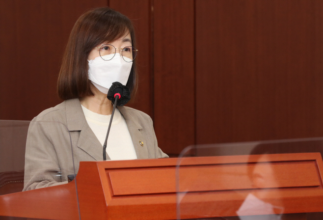 인사말하는 질병관리청장<YONHAP NO-3987>