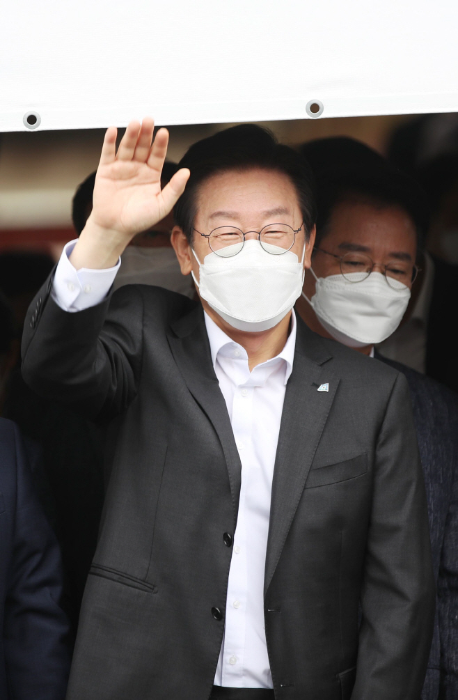 광주 전통시장 찾아온 이재명