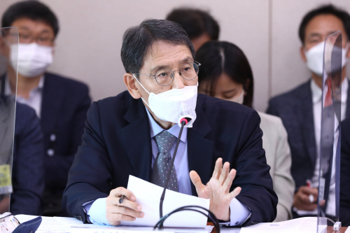 의원질의에 답변하는 김상범 서울교통공사 사장