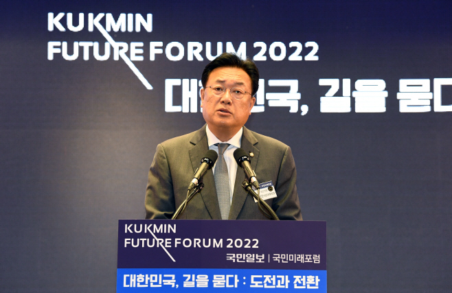 축사하는 정진석 비상대책위원장<YONHAP NO-3770>
