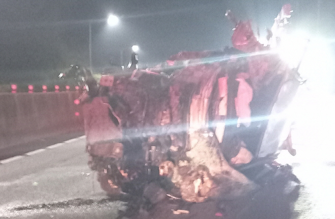 호남고속도로 교통사고<YONHAP NO-1408>