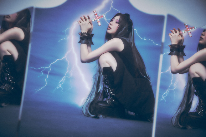 이채연_미니1집_HUSH RUSH 1