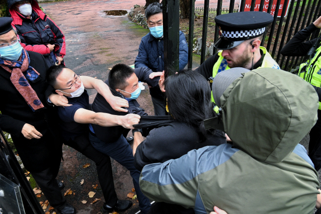 Britain China Protest <YONHAP NO-1264> (AP)