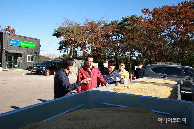 이완섭 서산시장, 공공비축미곡 수매현장 찾아 농업인 격려