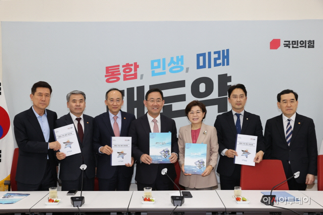 이강덕 포항시장이 이종섭 국방부 장관, 추경호 경제부총리,