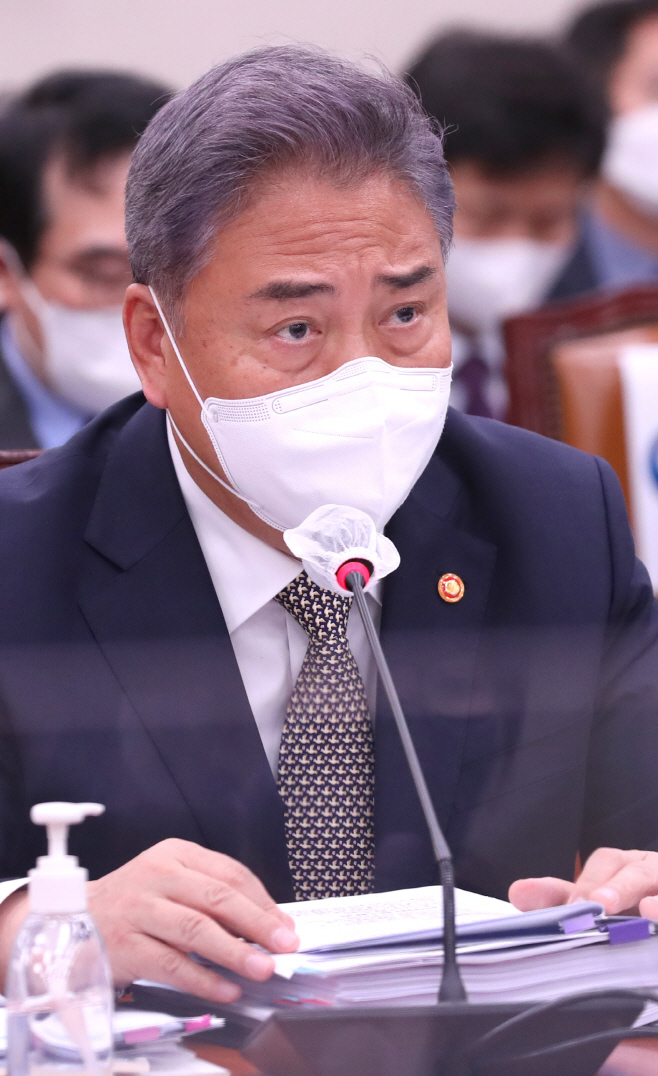 답변하는 박진 외교부 장관<YONHAP NO-4373>