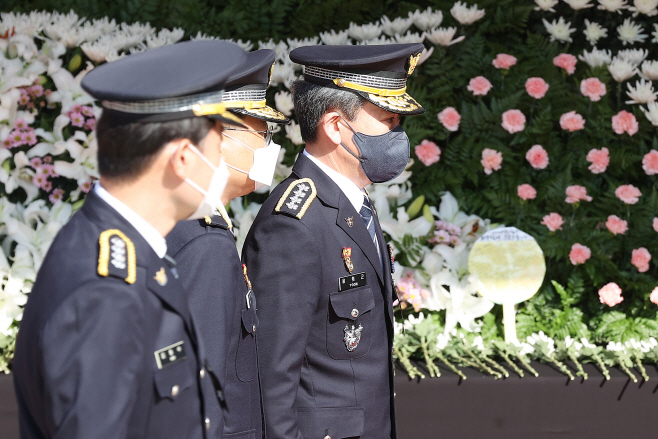 이태원 사고 사망자 합동분향소 찾은 윤희근 경찰청장