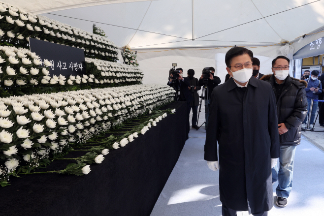 황교안 전 대표, 이태원 참사 피해자 추모<YONHAP NO-2192>