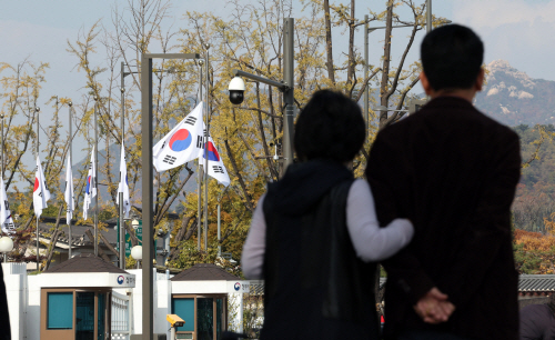 '이태원 압사 참사' 국가애도기간<YONHAP NO-2172>