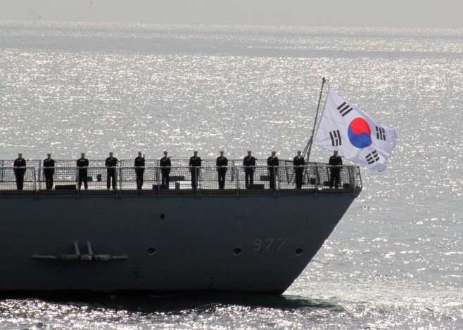 정부, 내달 일본 관함식에 해군 참가 결정<YONHAP NO-4379>