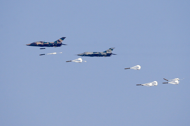 Myanmar Jet Fuel <YONHAP NO-4218> (AP)