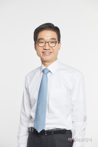 2. 대한변호사협회 이종엽 협회장 사진_상반신