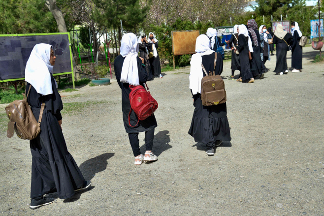 AFGHANISTAN-EDUCATION-TALIBAN-WOMEN <YONHAP NO-4899> (AFP)