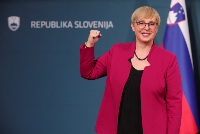 SLOVENIA-ELECTION/PRESIDENT <YONHAP NO-1817> (REUTERS)