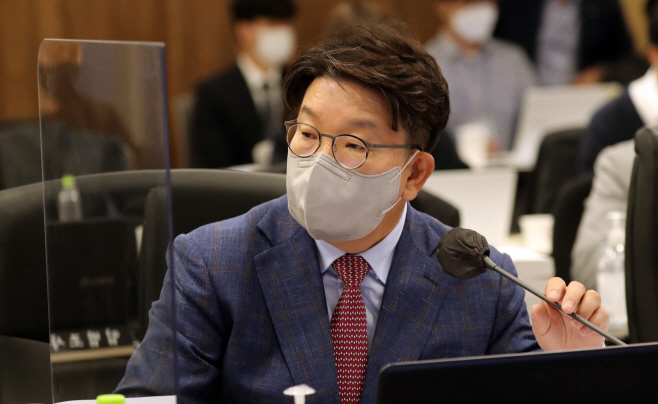 발언하는 권성동 의원<YONHAP NO-2144>
