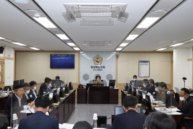 농수산전문위원실 행정사무감사 사진2
