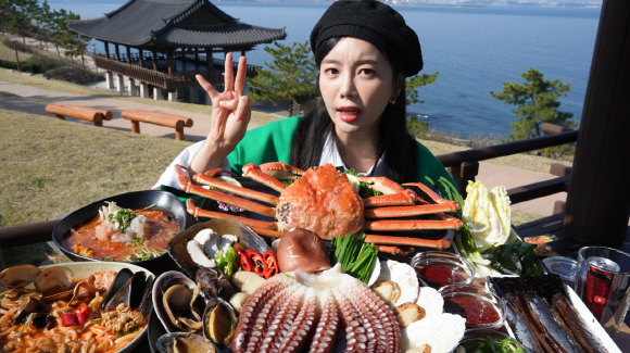 221120 먹방 유튜버 쏘영, 포항 10미의 매력에 흠뻑 빠지다 2