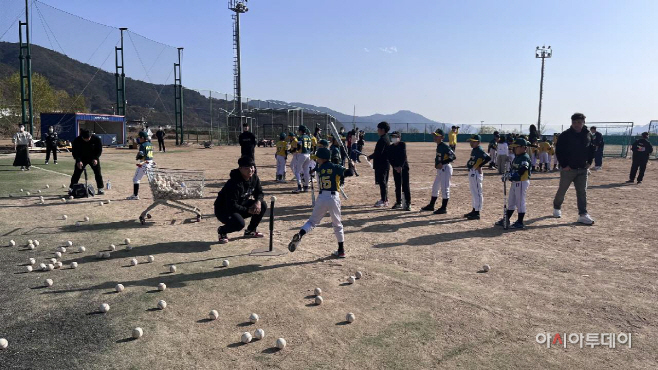 20221128-밀양시야구협회 무료야구교실 개최 (2)
