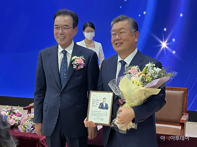 20221129 박일호 밀양시장 지역농업발전 선도인상 수상-1