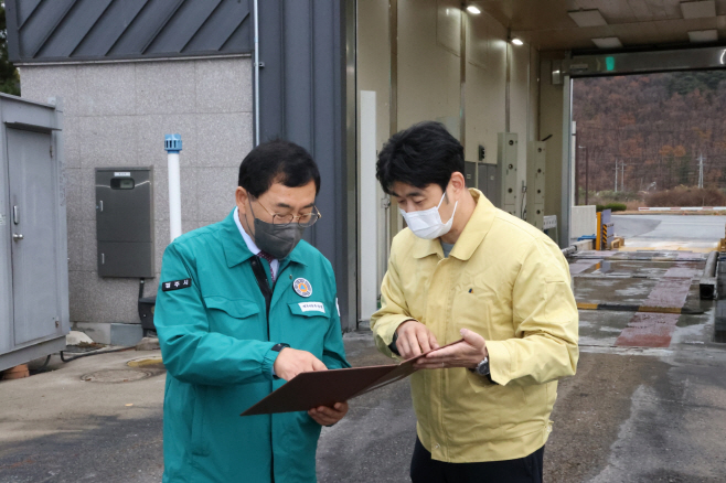 주낙영 경주시장이 29일 지역 내 조류인플루엔자 거점소독시설