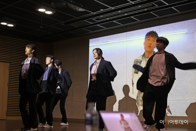 문화예술과-장애를 넘어 소통하는 꽃춤 축제 중 ‘경계의 벽’